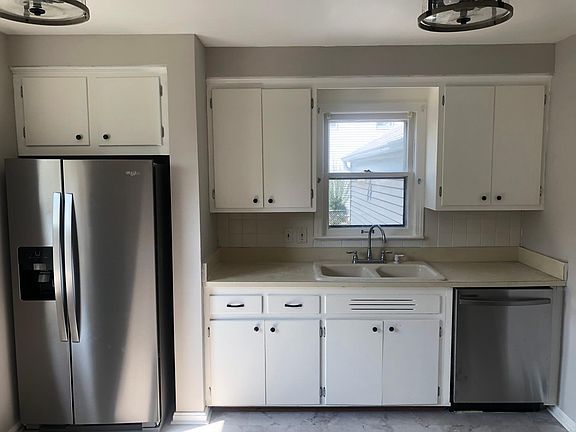 3rd image of 6434 Stanbury Rd