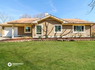 102 Oaklake Ct, Fuquay Varina, NC 27526