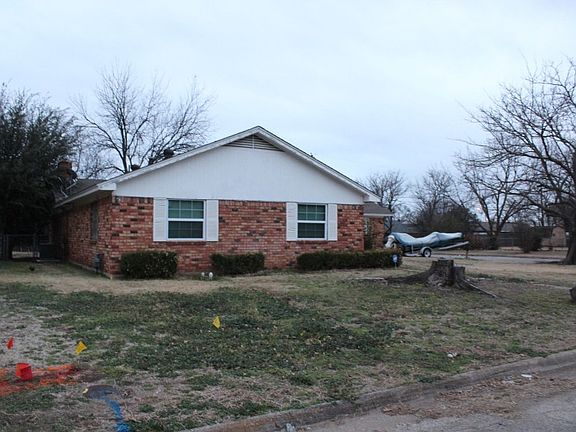 2nd image of 425 Deer Creek Rd