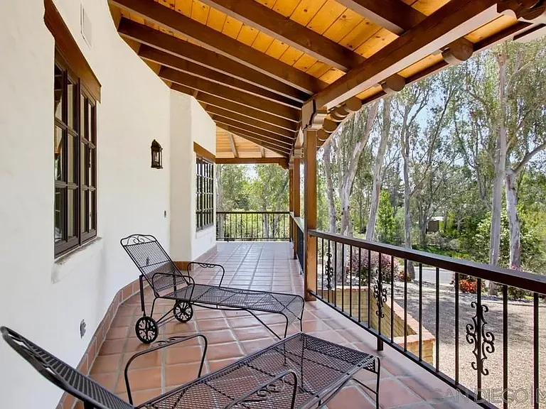 5443 Calzada Del Bosque — Photo 33