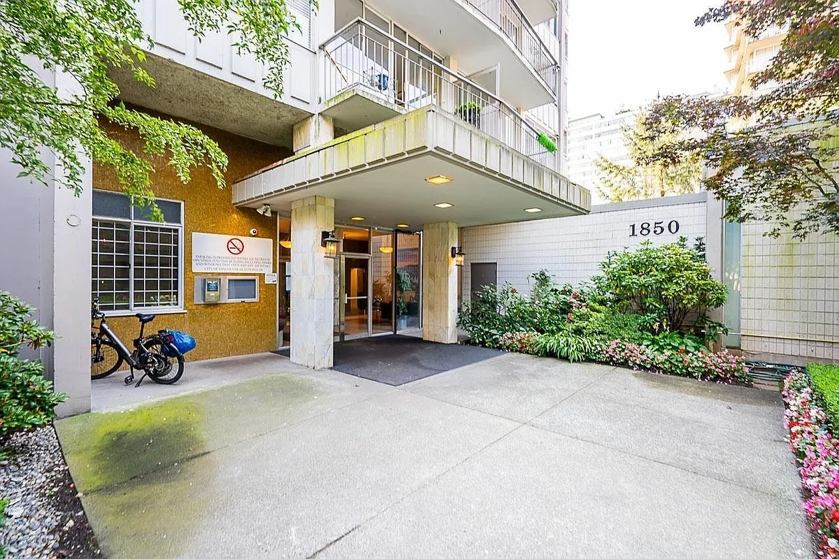 Building Photo - 1850 Comox St #1908