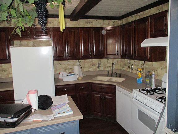 4th image of 100 Cole Dr