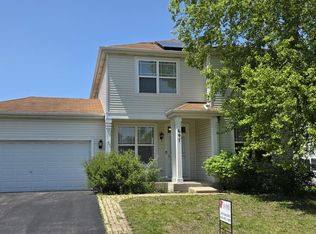 697 Periwinkle Ln, Aurora, IL 60504