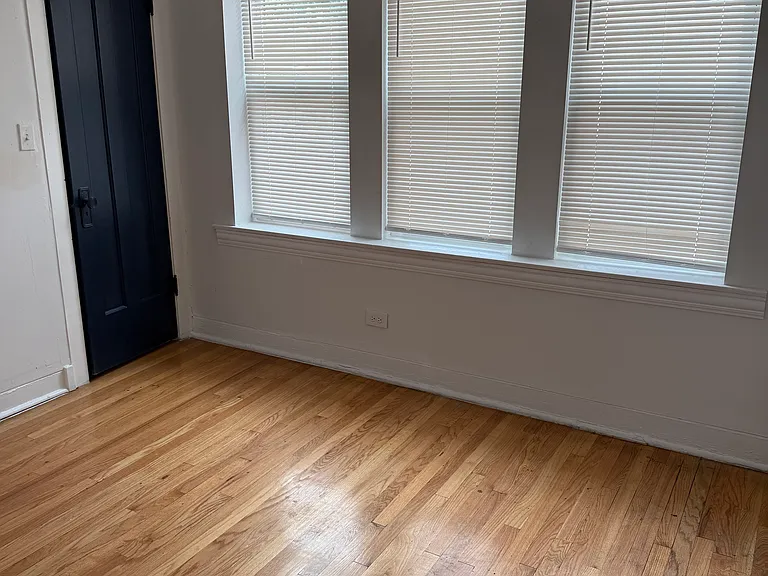 2-8029 S Saint Lawrence Ave #2 — Photo 5