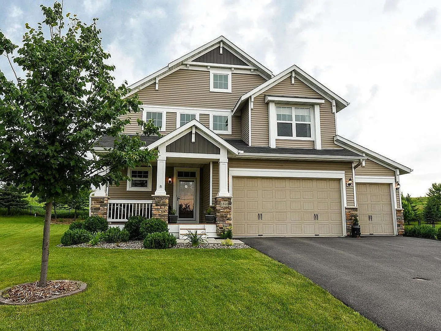 4 bed, 4.0 bath, 3123 sqft, $3,500 — Photo 2