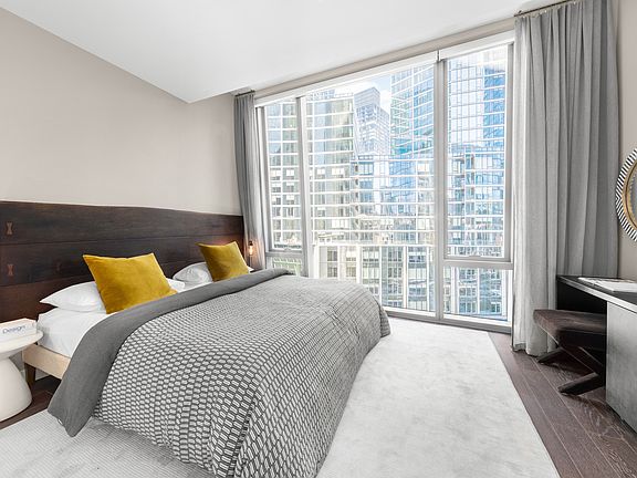 4th image of 675 W 59th St APT 1011