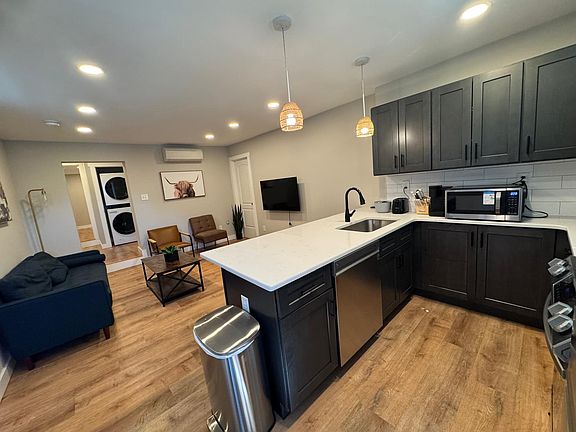 3rd image of 221 W 6th St APT 1