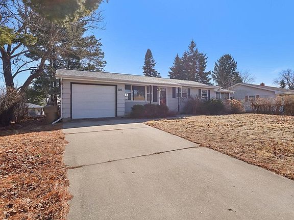 2nd image of 1105 Sequoia Trail