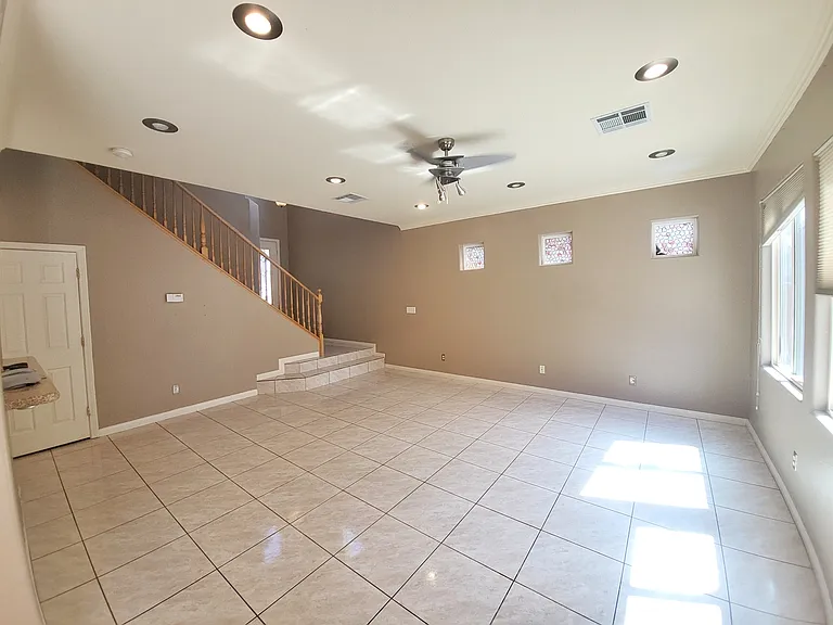 9747 Clifford Walk Ave — Photo 2