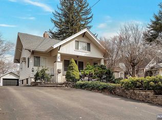 486 Island Rd, Ramsey, NJ 07446