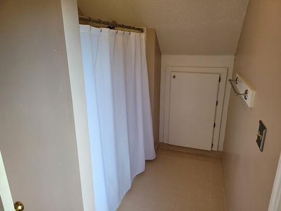 4th image of 113 Port Royal Dr