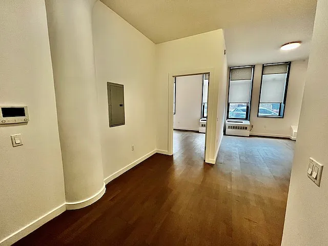 33-01 38th Avenue — Photo 4