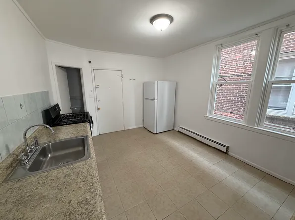 64 Cottage Street image 10 of 11