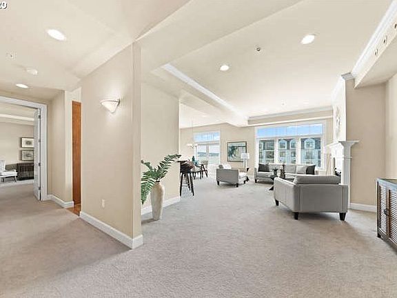 4th image of 707 N Hayden Island Dr Unit 316