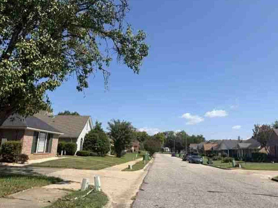 2nd image of 3119 Sutton Dr