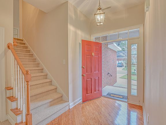 4th image of 105 Horse Shoe Bay Ct