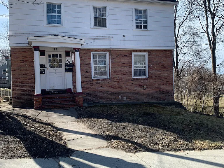35 Adams St #5 — Photo 1