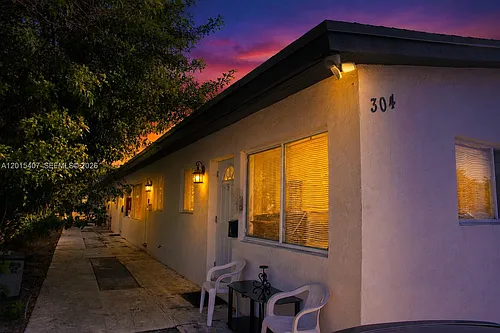 304 SE 9th Ct #6 Photo 1