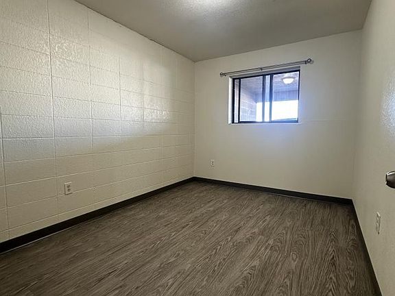 5th image of 1141 28th St W #2