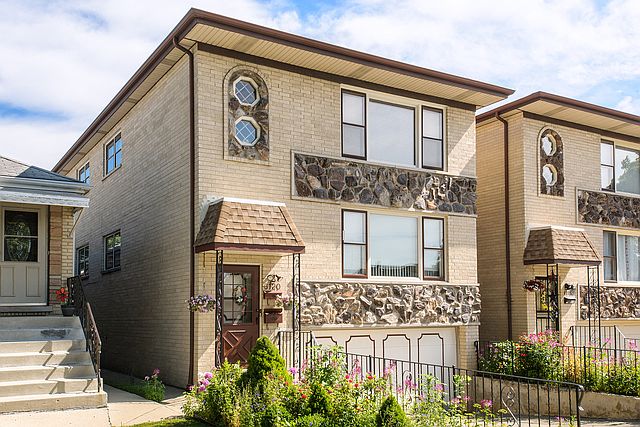 1st image of 6120 W Eastwood Ave #2