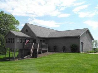 2327R Eastcrest Ct, Lanark, IL 61046