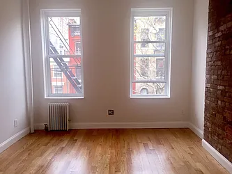 Rented by Urban Real Estate Inc