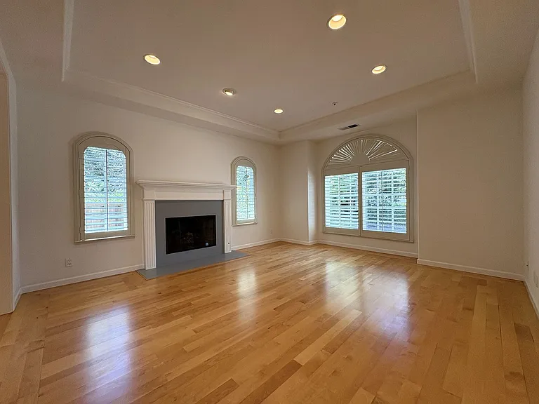 618 17th Ave — Photo 5