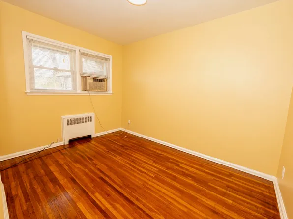 (undisclosed Address), Valley Stream, NY 11580