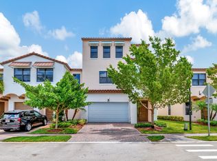 137 NW 209th Ln, Pembroke Pines, FL 33029