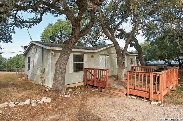 3 bed, 2.0 bath, 1216 sqft, $1,299 — Photo 3