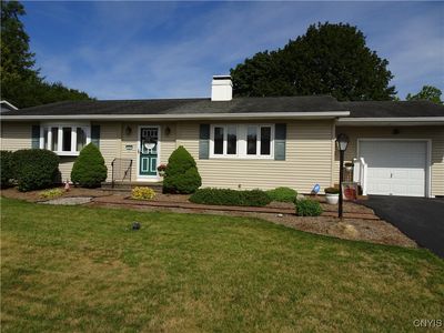 113 Spruce Tree Ln, Syracuse, NY, 13219