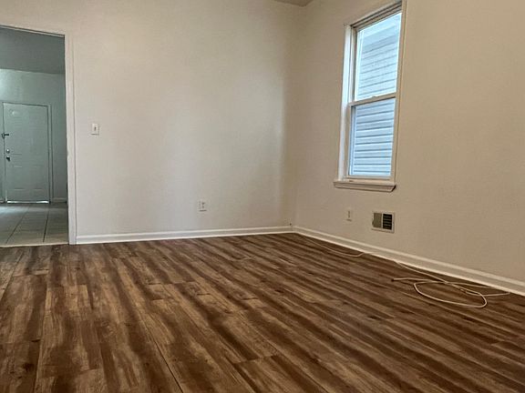 3rd image of 158 21st St Floor 1