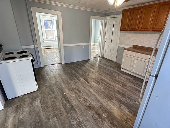 4th image of 48 Park St Floor 2