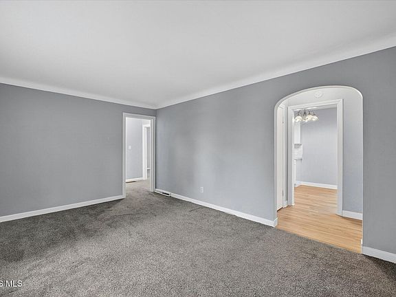 5th image of 2120 Marlow Rd