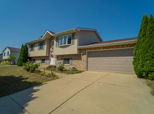 1240 W 100th Ave, Crown Point, IN 46307