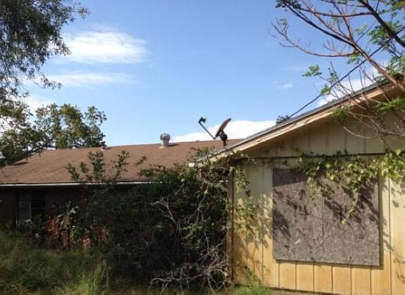 2nd image of 806 Heron Ln