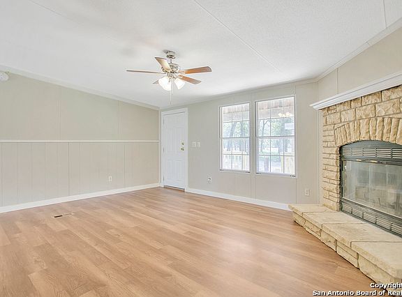 5th image of 265 Oak Valley Dr