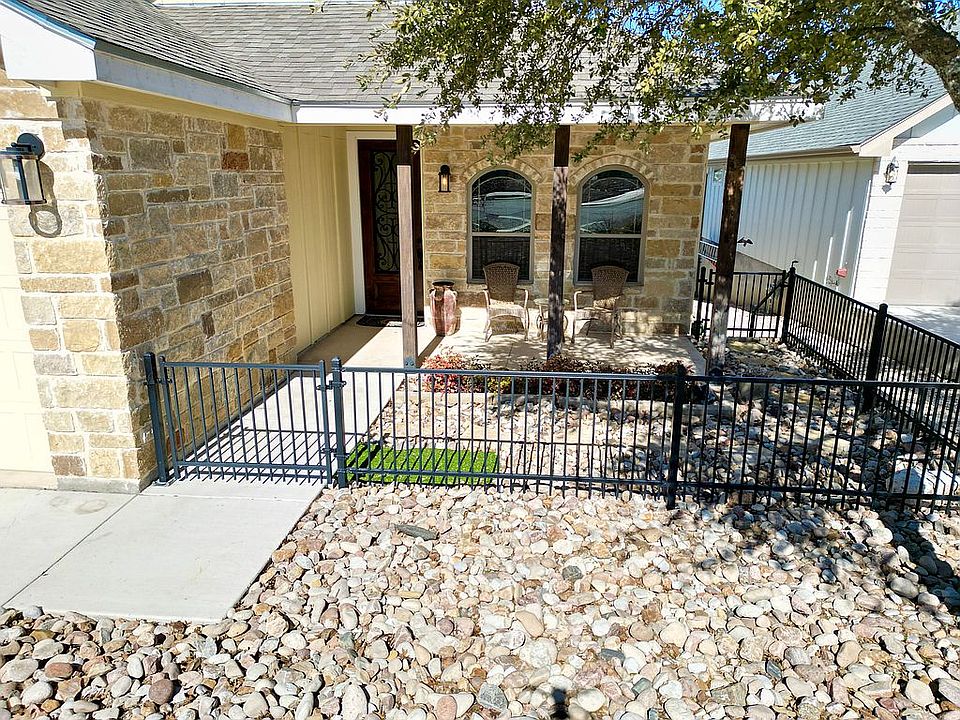 1053 Roanoke Ln, Kerrville, TX 78028 Zillow