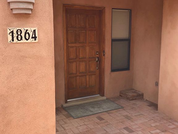 Front Entryway Courtyard