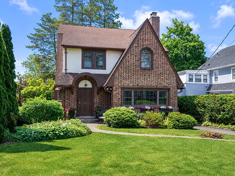 17 Bonnett Ave — Photo 43
