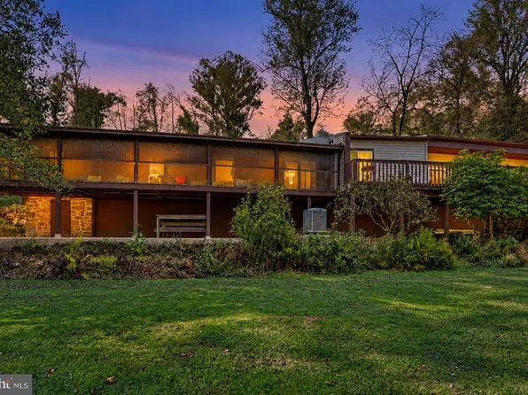 2240 York Rd, Dover, PA 17315