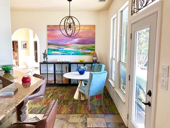 Breakfast nook with views. 