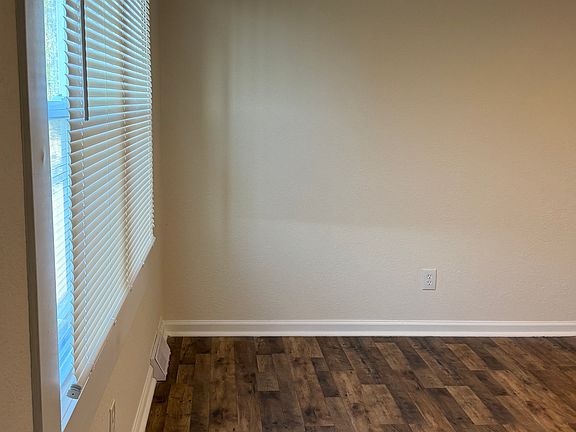 5th image of 4323 NE Winn Rd #4323