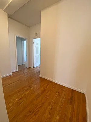 Rented by Bond New York | media 19