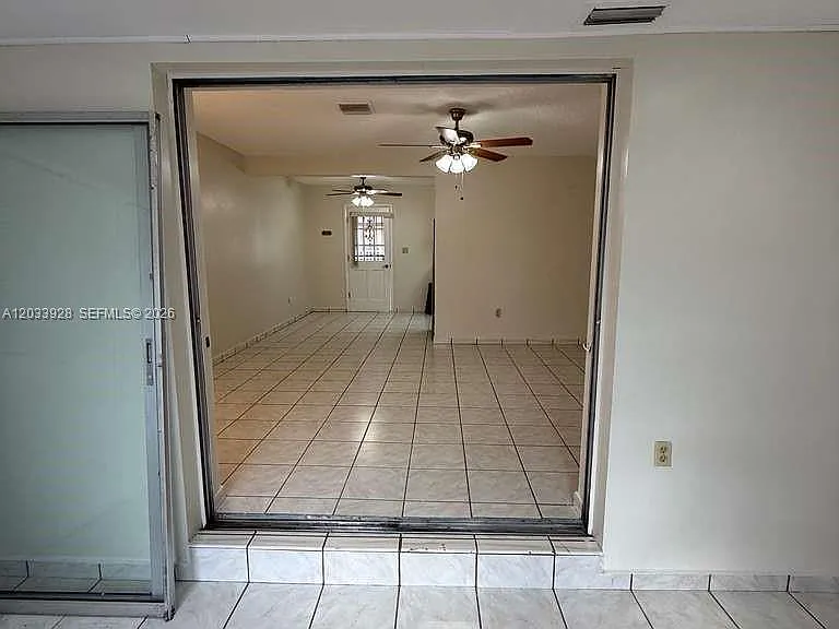 1140 SW 9th St #2 — Photo 33