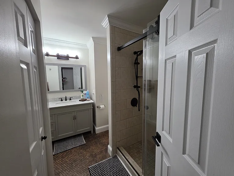 Shared full bathroom
