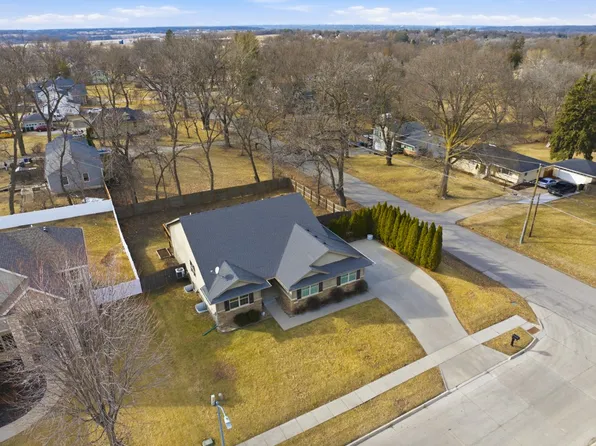 4400 SW 29th St, Des Moines, IA 50321