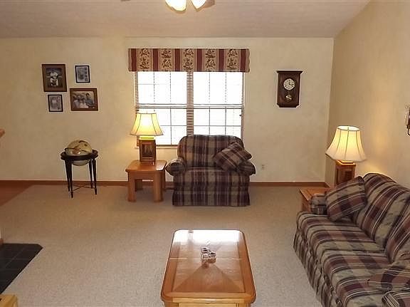 2nd image of 22952 Redwood Dr