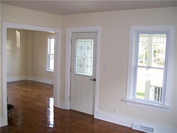 3rd image of 306 Keuka St