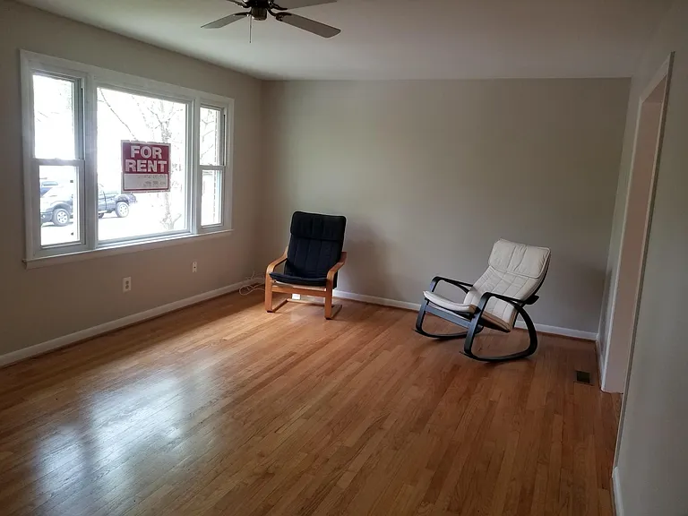1405 Woodside Ave — Photo 4